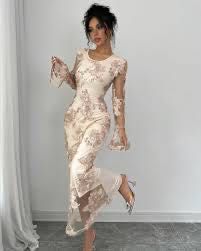 Дантелена ластична рокля на цветя