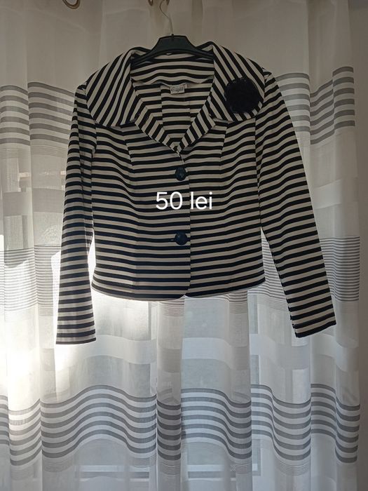 Vand costum si un sacou elegant