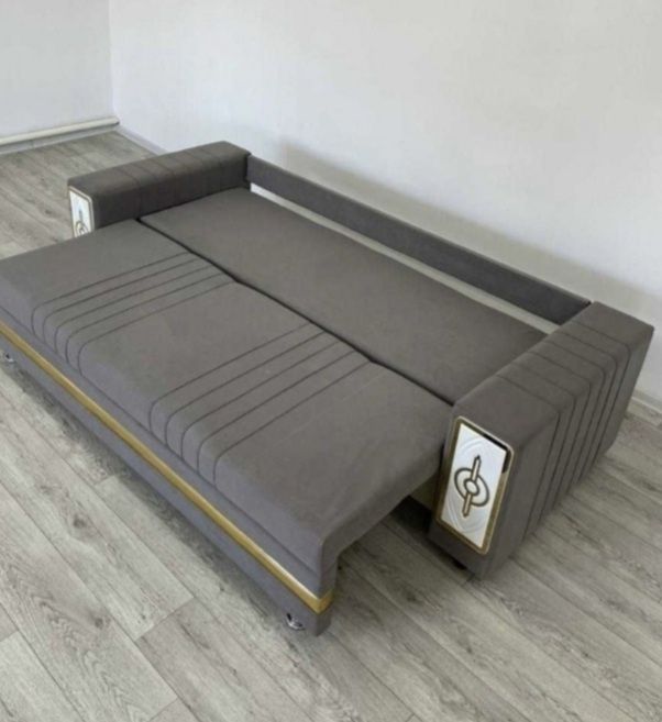 Диван жап жаңа ұсталмаған