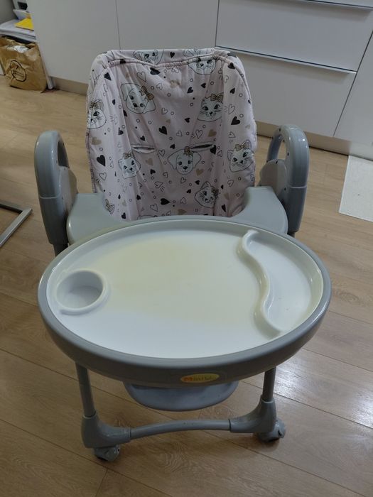 Scaun de masa reglabil