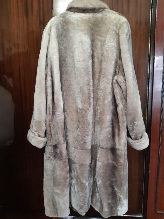 Продам шубу мутоновая б/у. 50000тг.