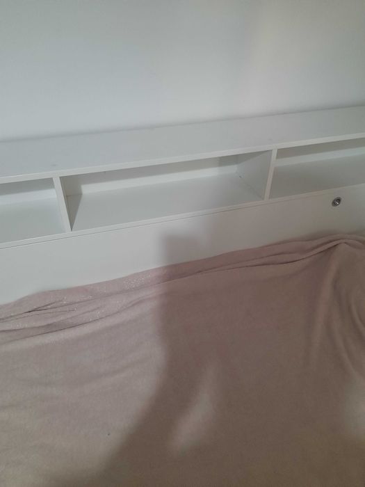 Vand pat de 1 persoana