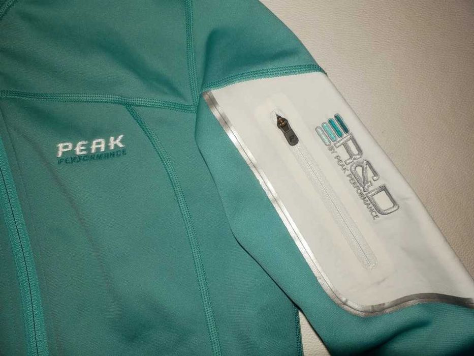 Jacheta softshell PEAK PERFORMANCE originala (dama S-XS) REDUCERE !