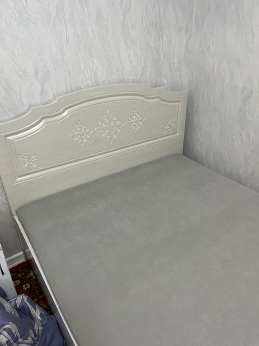 Полуторка төсек сатылады