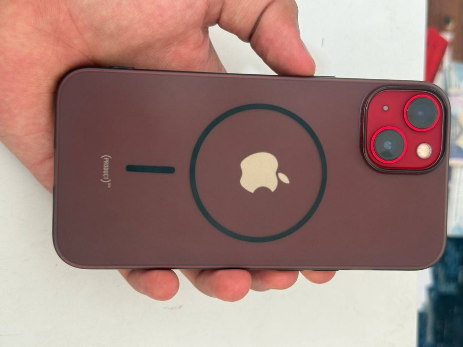qizil iPhone 13