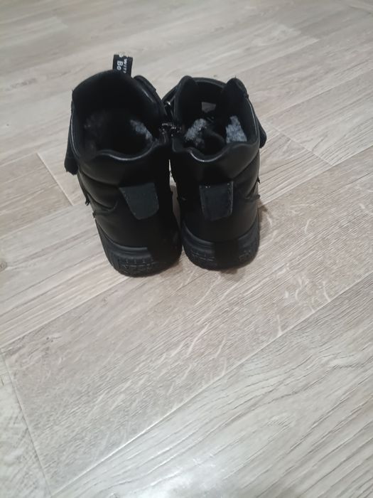 Продам кожаные ботинки