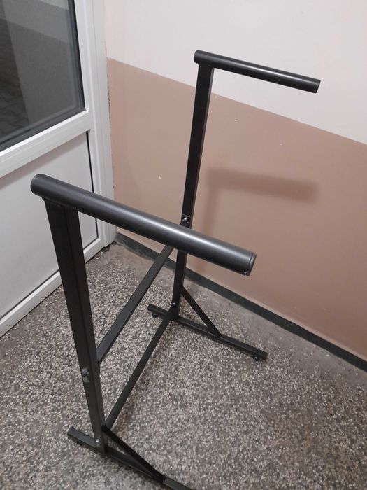 Успоредка/Стойка за кофички