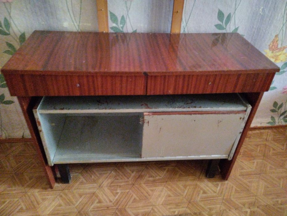 Шкаф 2 тумбачки за 3000