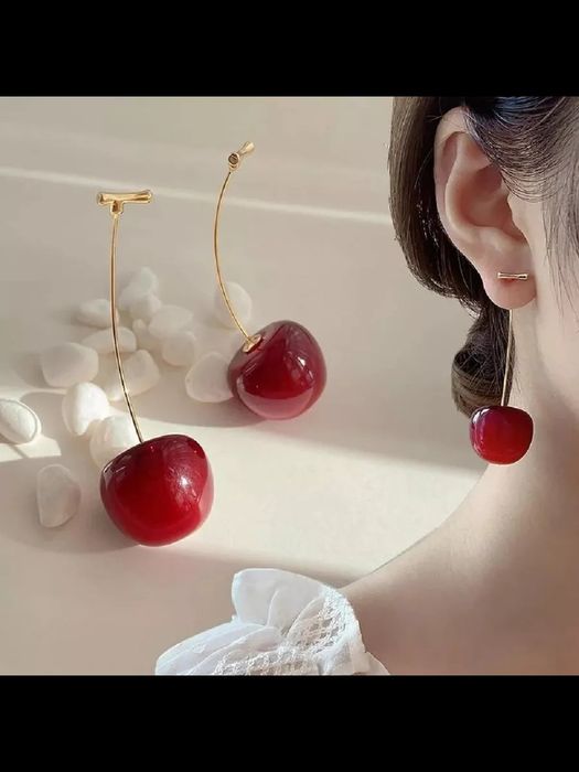 сережки вишенки б/у