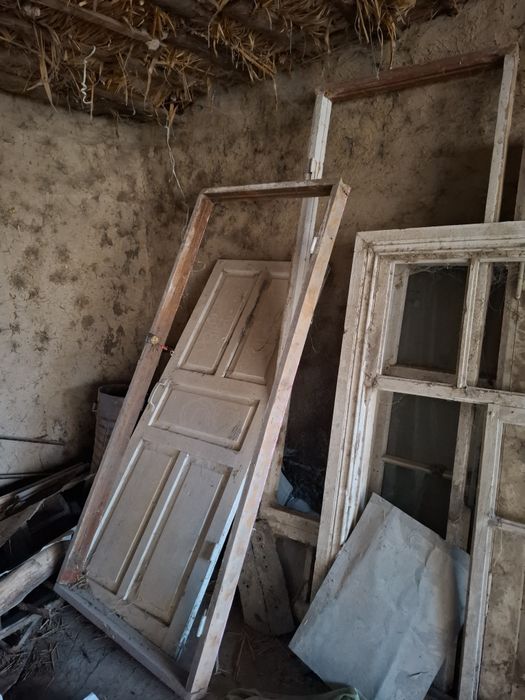 Rabochiy bu rom eshiklar sotiladi. (рабочий ром эшик бу сотиди