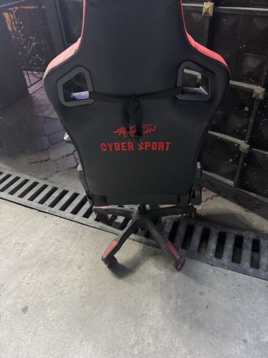 Игровое кресло Cyber Sport