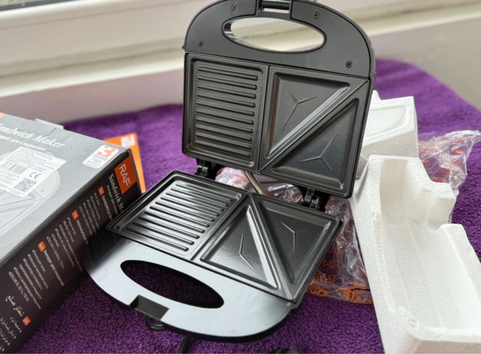 Sandwich maker 2 in 1 pentru sandwichuri si vafe, -220V, 750W, 1 set placi detasabile, invelis antiaderent premium