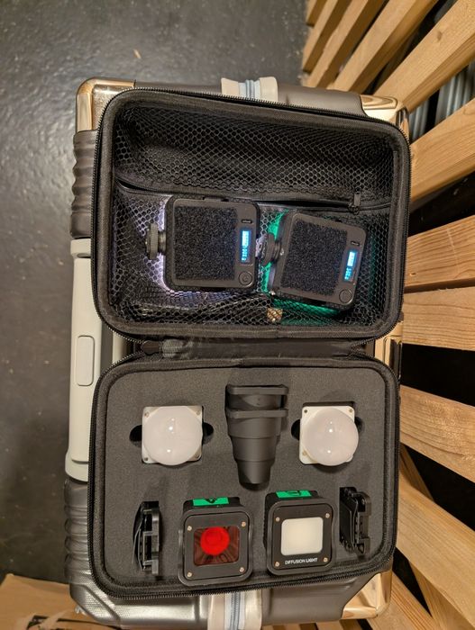 Kit Complet Iluminare Lume Cube (Lămpi, Panouri LED, Modificatoare)