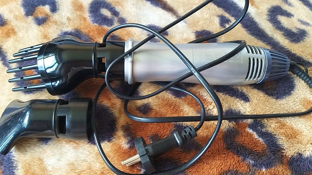 Фен с двумя насадками