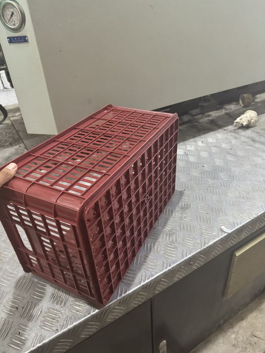 yashiklar bor harxil razmerda