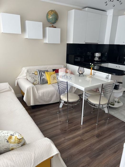 Дава се под наем Двустаен апартамент в Варна, Кайсиева градина - 60 кв.м за 484.5 € - Снимка #2