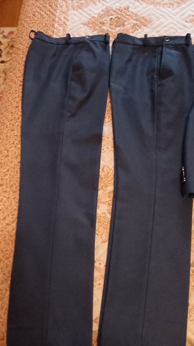 Продаю костюм школьный б/у