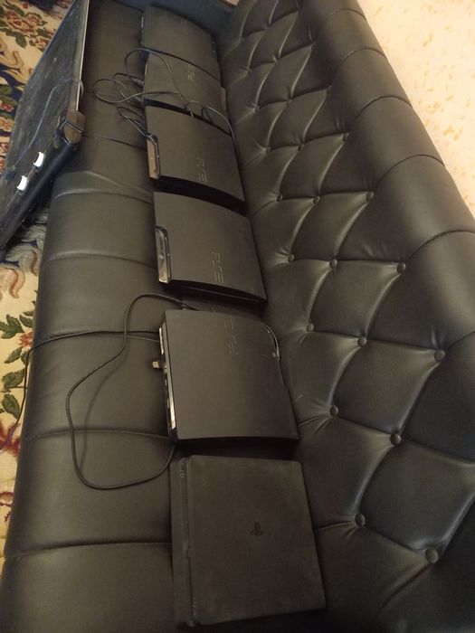 PlayStation klub barcha jixozlari bilan sotiladi.l