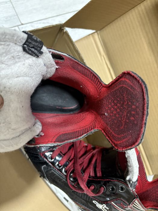 Продам коньки Bauer