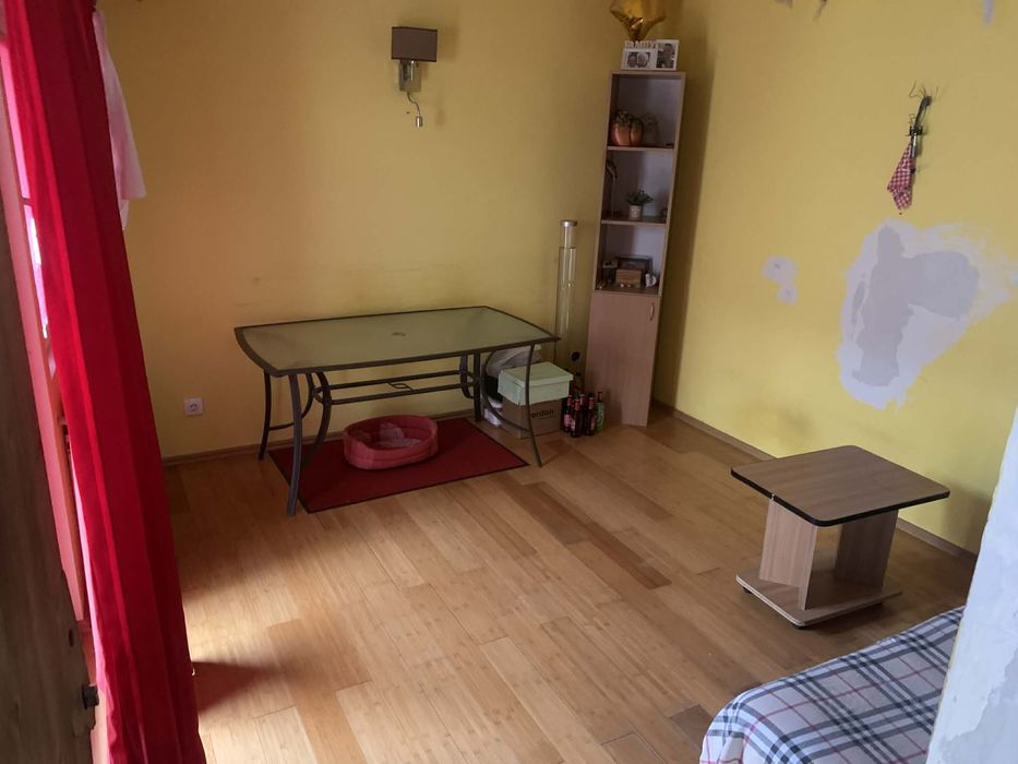 Casa 7 camere plus living pentru chirie