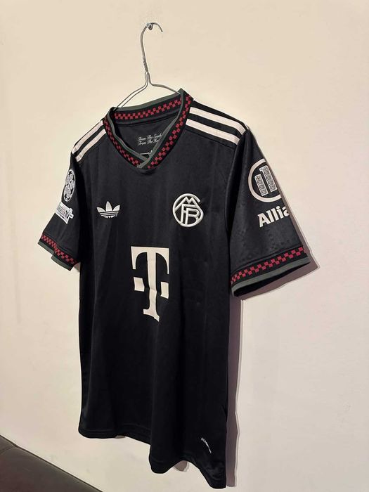 Тениска на Bayern Munich с Kane и баджове на Шампионска Лига-  НОВА!
