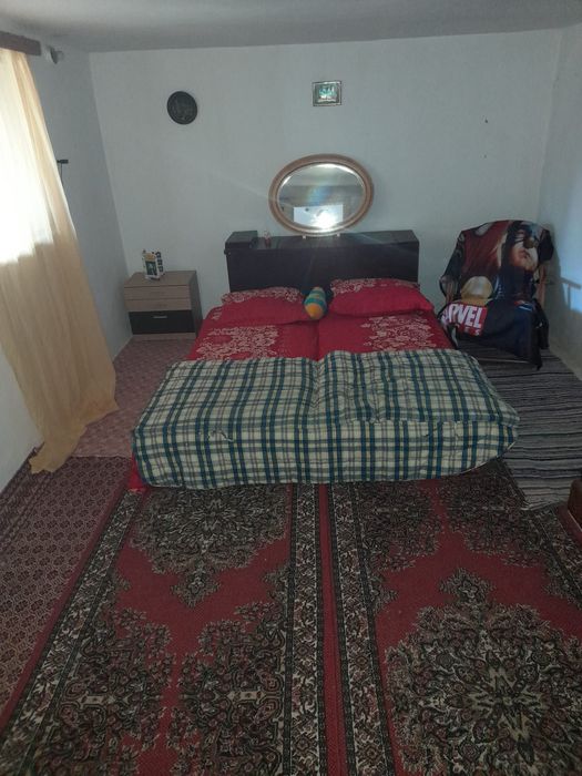 Vand casa batraneasca locuibila.