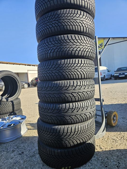 Vând anvelope iarna 205/55/16 205/55r16 PIRELLI,CONTINENTAL,UNIROYAL