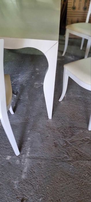 Сет маса, 4стола, трапезен шкаф и огледало