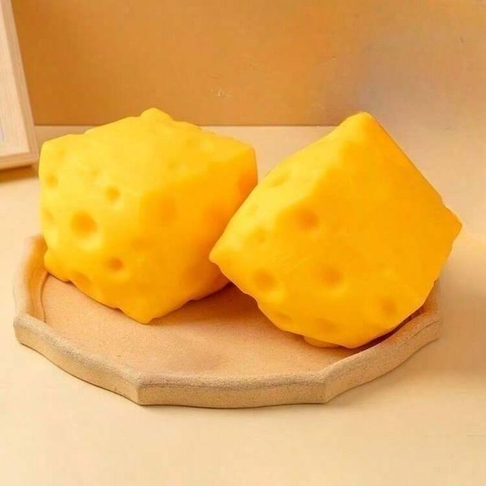 Oversize Cheese squishy/играчка 17см Голямо Сирене скуиши