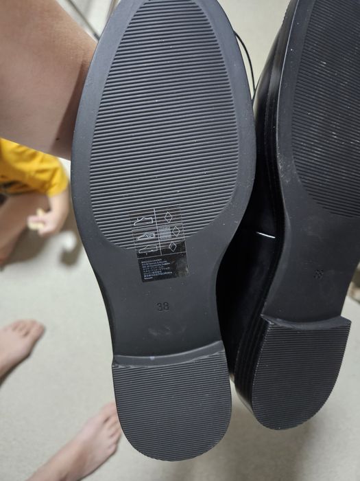 Продам лоферы H&M новые