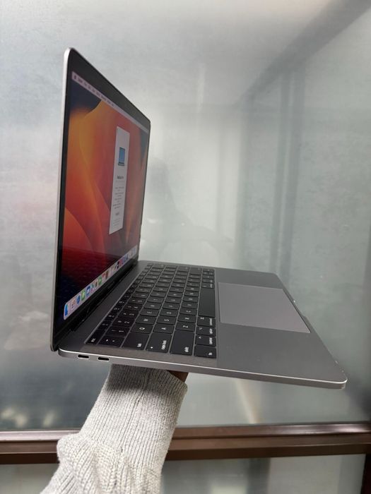 MacBook Pro в хорошем состоянии