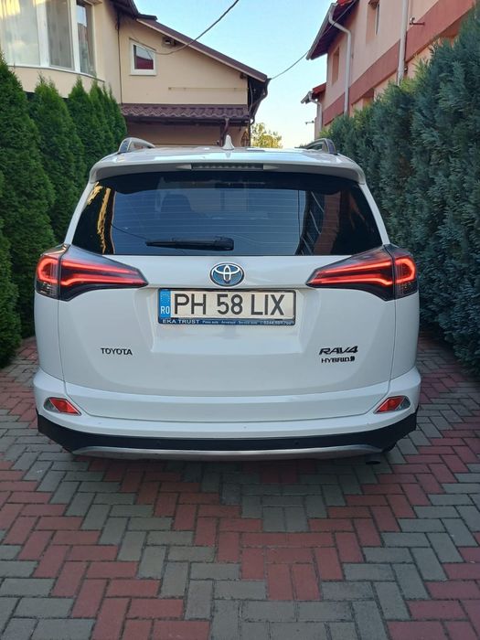 Vând Toyota RAV4