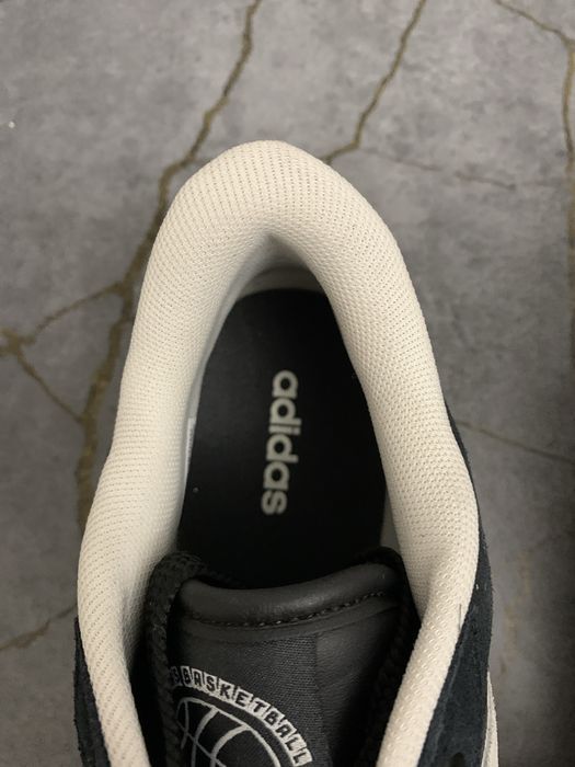 Adidas rapid court low