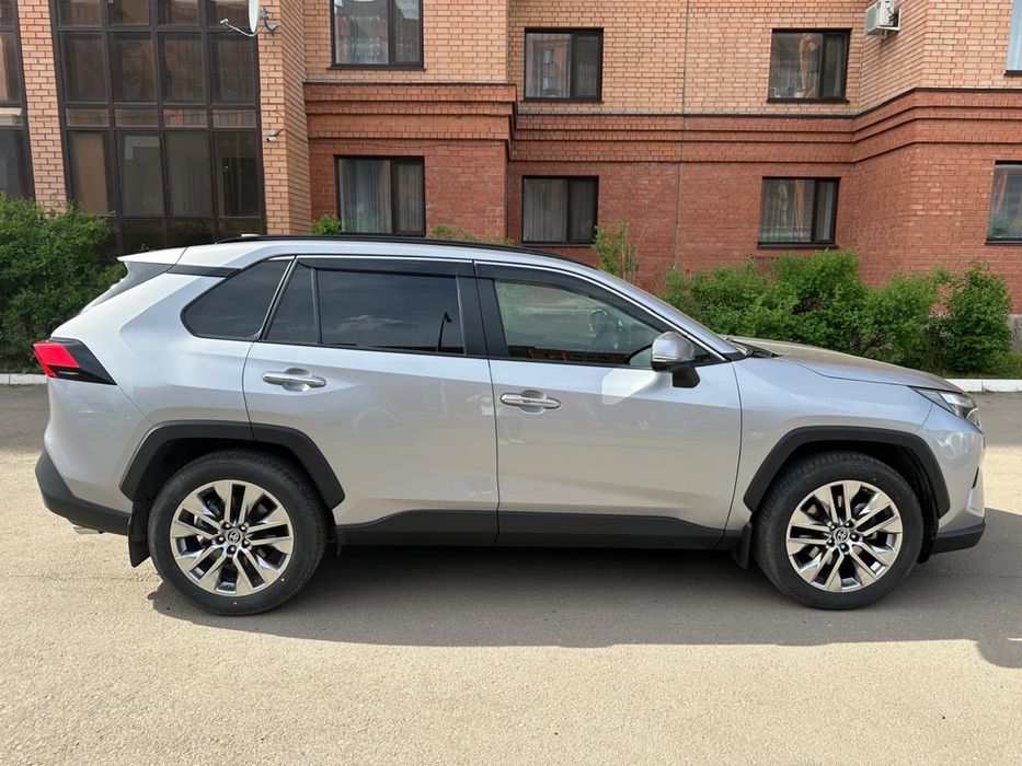Продам Toyota Rav4