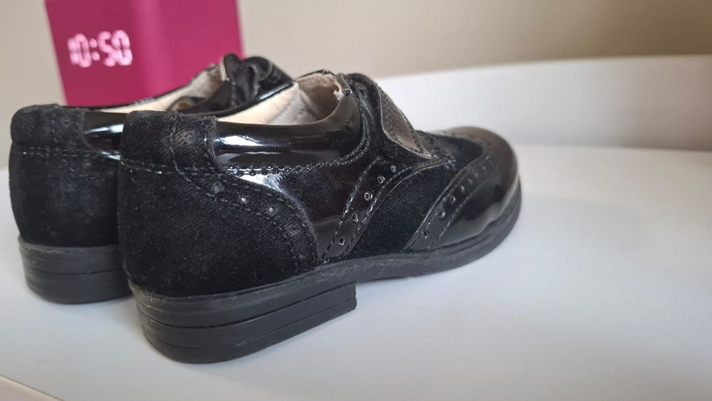 Красивые туфли на мальчика 22р