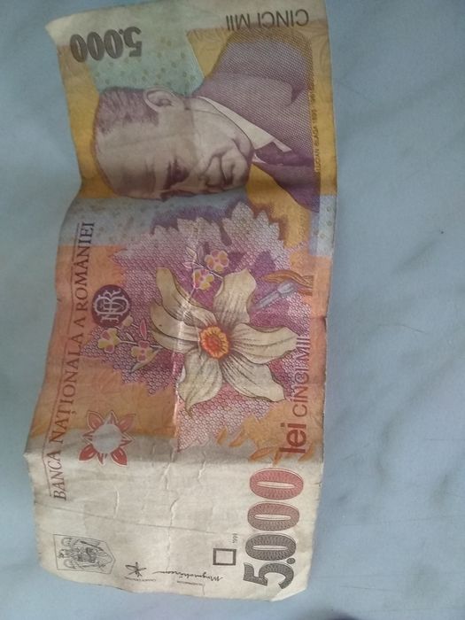 Monezi și bancnote vechi.