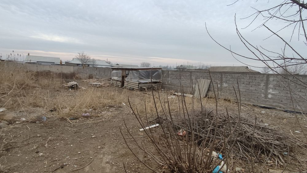 Xovli uy sotiladi srochna