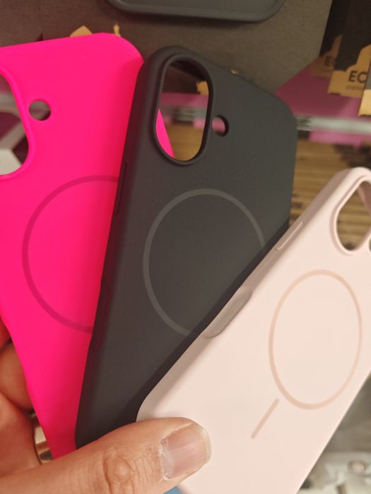 Iphone 17 Magsafe гърбове