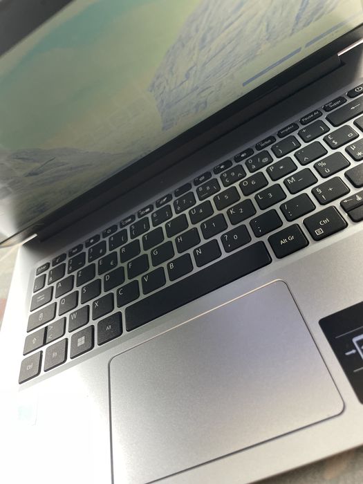 Leptop acer aspir nou nouti 2025