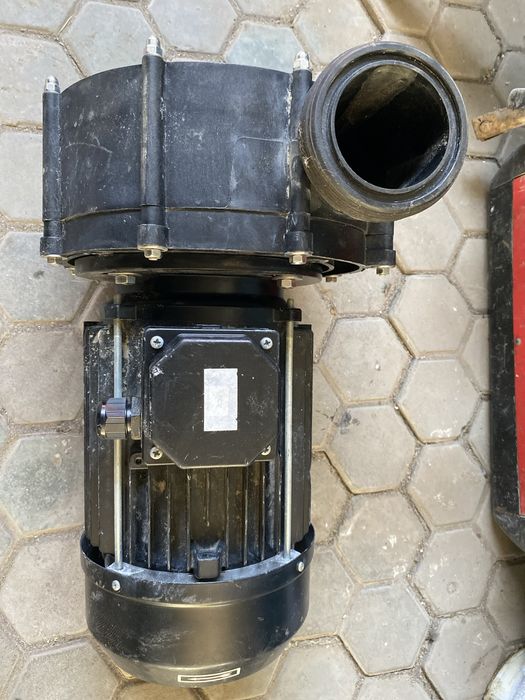 Противоток .насос для бассейна