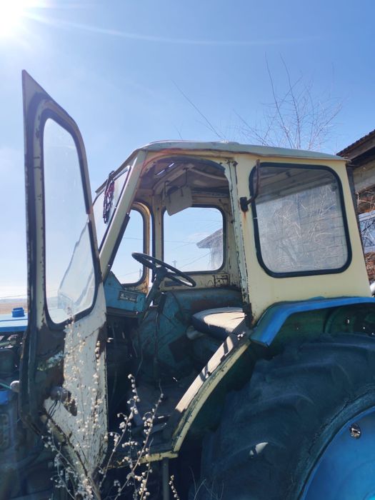 Трактор юмз , продаеться срочно ,