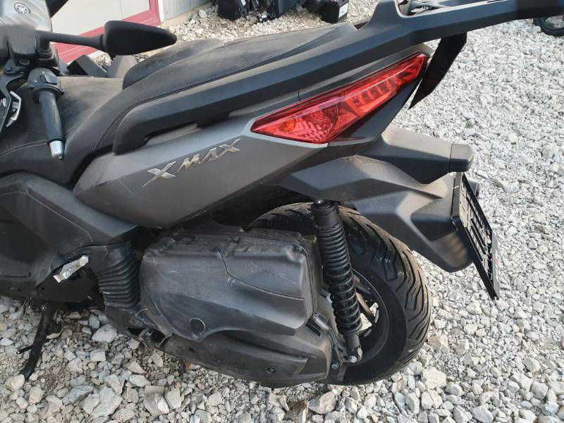 продавам мотор на yamaha X max 400 имам 2 бр налични!