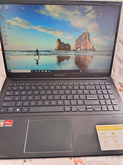 Notebuk sotiladi