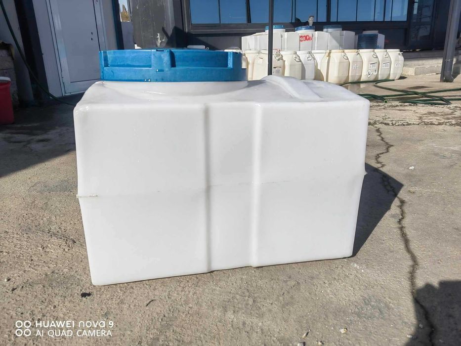 Продавам квадратни резервоари - 100 литра