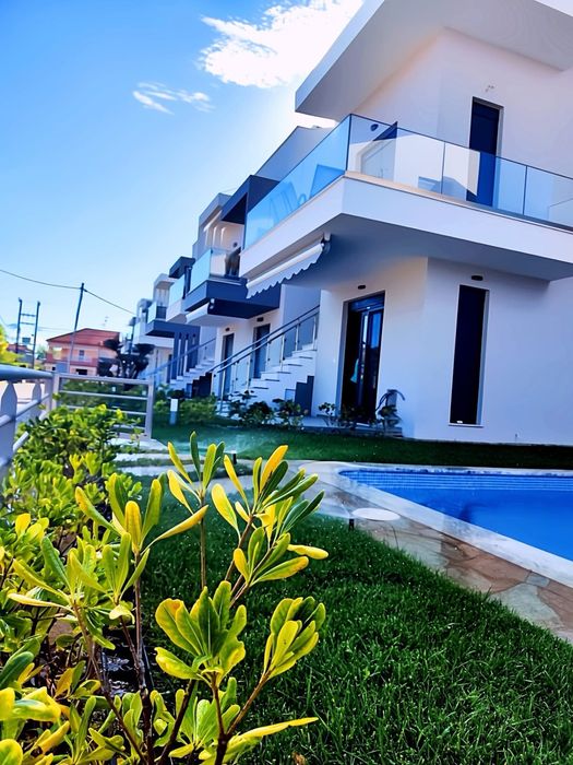 Почивка в апартамент с басейн , Паралиа Офринио