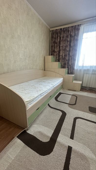 Детская мебель ( комплект)