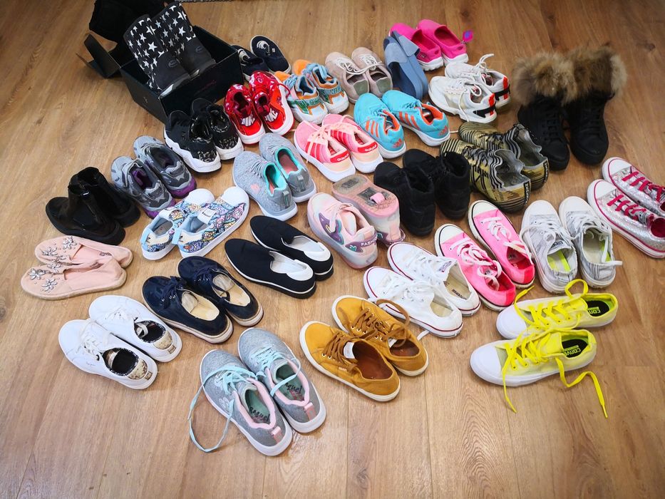 Дамски обувки еспадрили, и маратонки платформи.