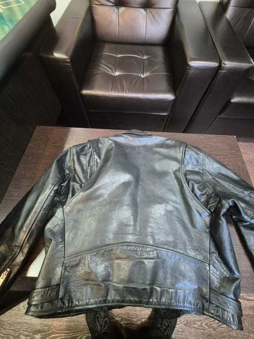 Продам кожаную курту и мотошлем