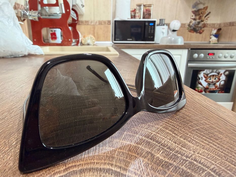 Слънчеви очила чисто нови