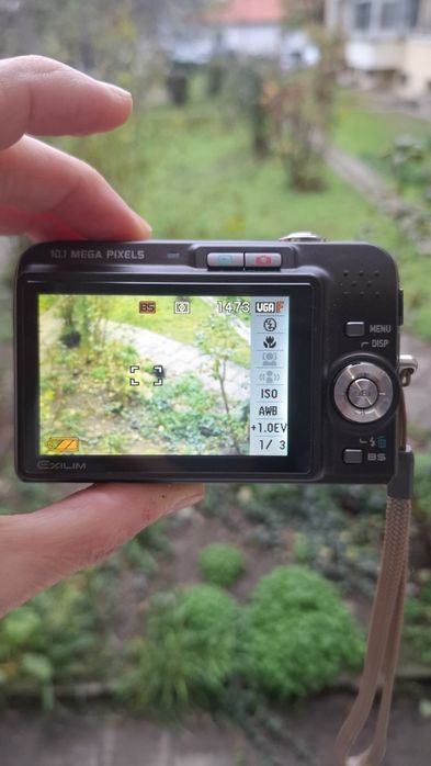 Компактен дигитален фотоапарат Продавам Casio Exilim EX-Z1080